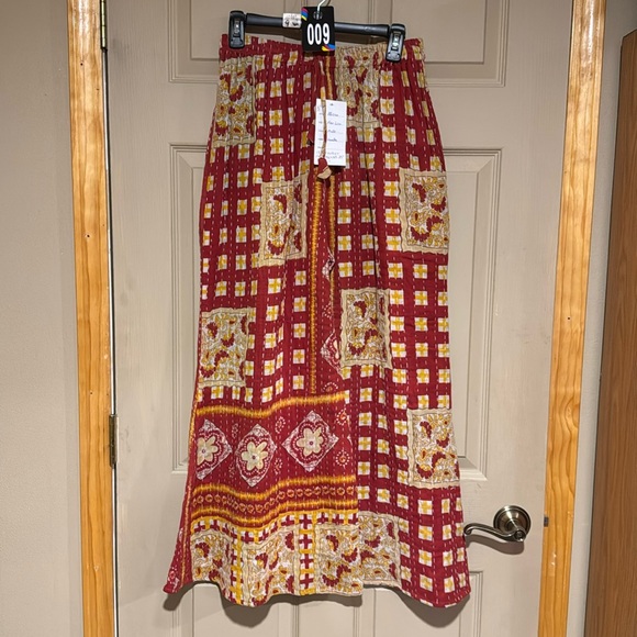 9 🌸 KANTHA Super Wide legged bell pants. One size fits most. 13-18” waist.